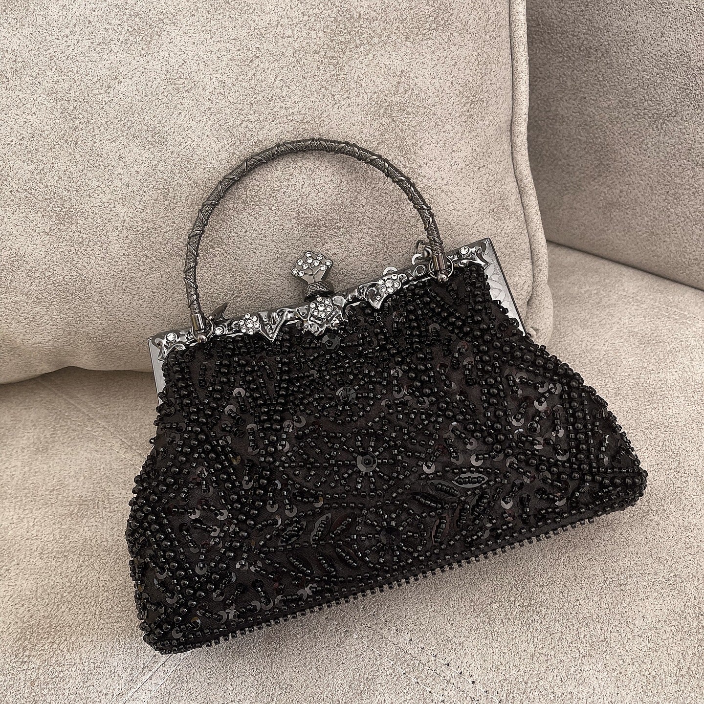 Black Éclat Clutch