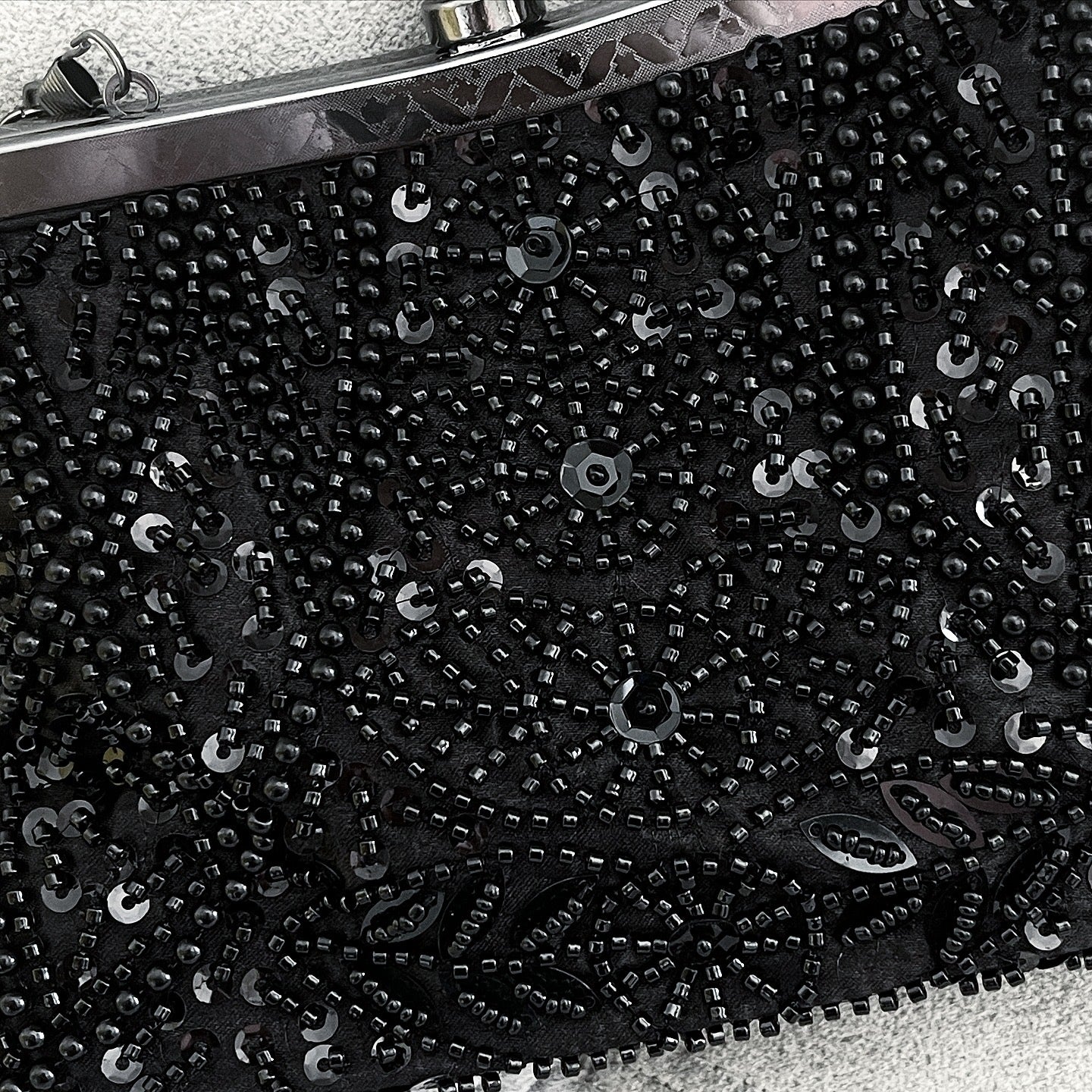 Black Éclat Clutch