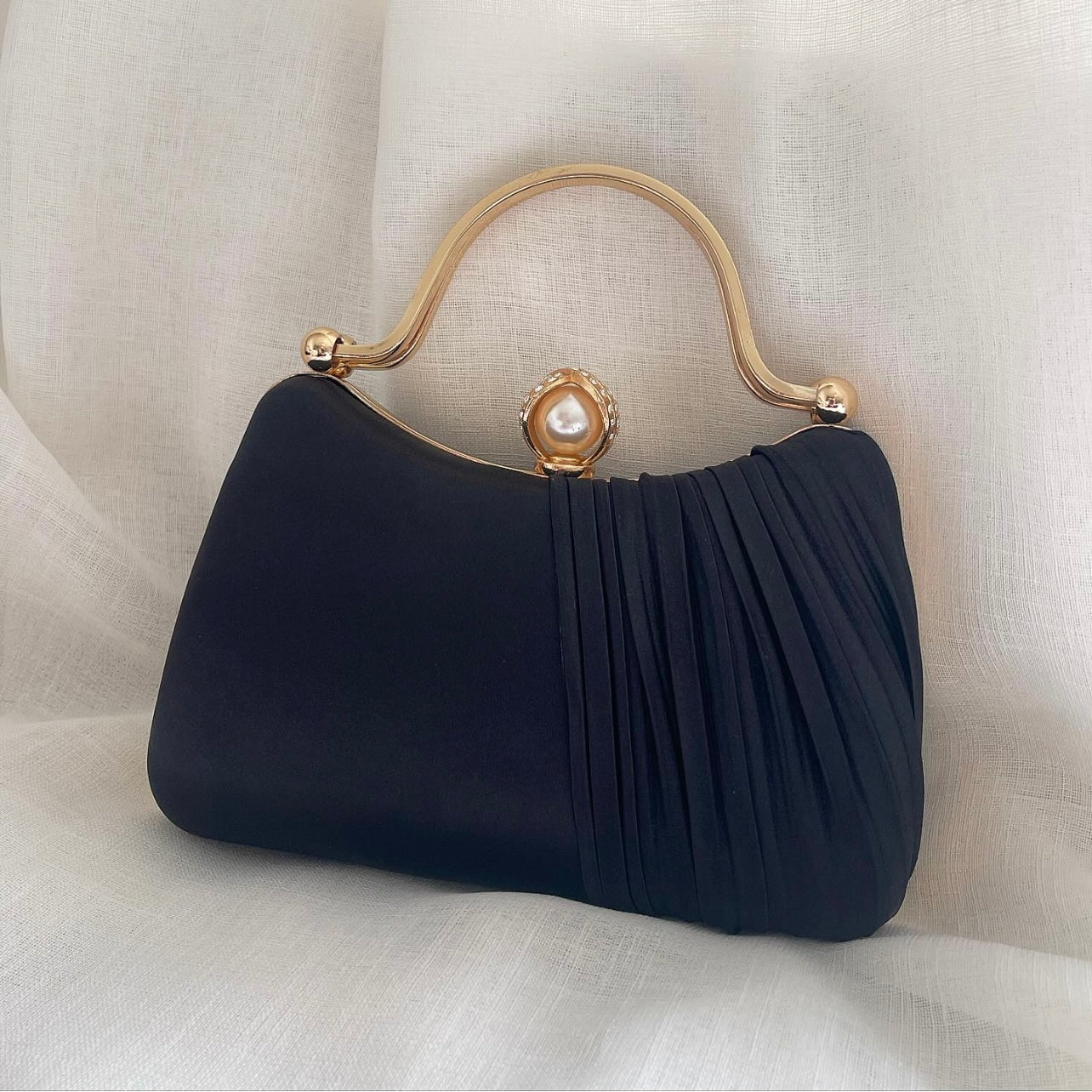 Black Symphony Clutch