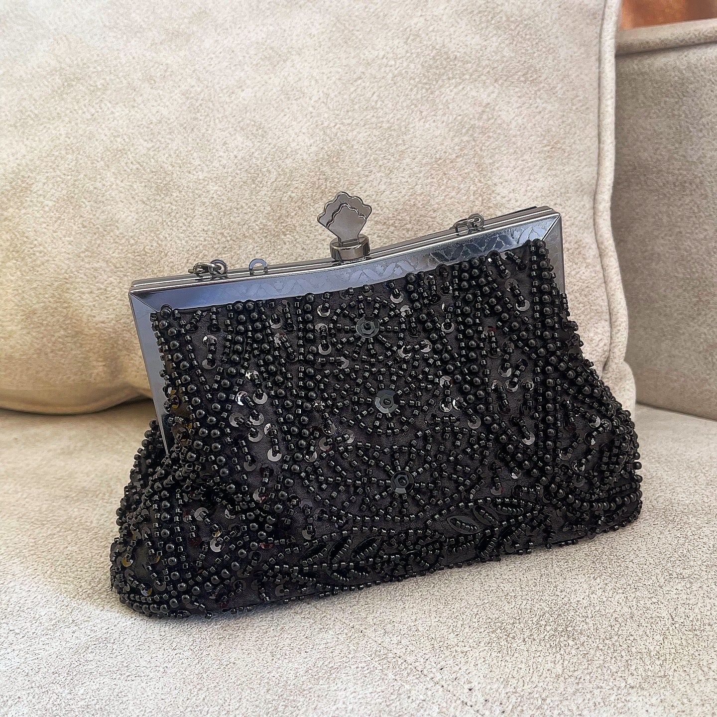Black Éclat Clutch